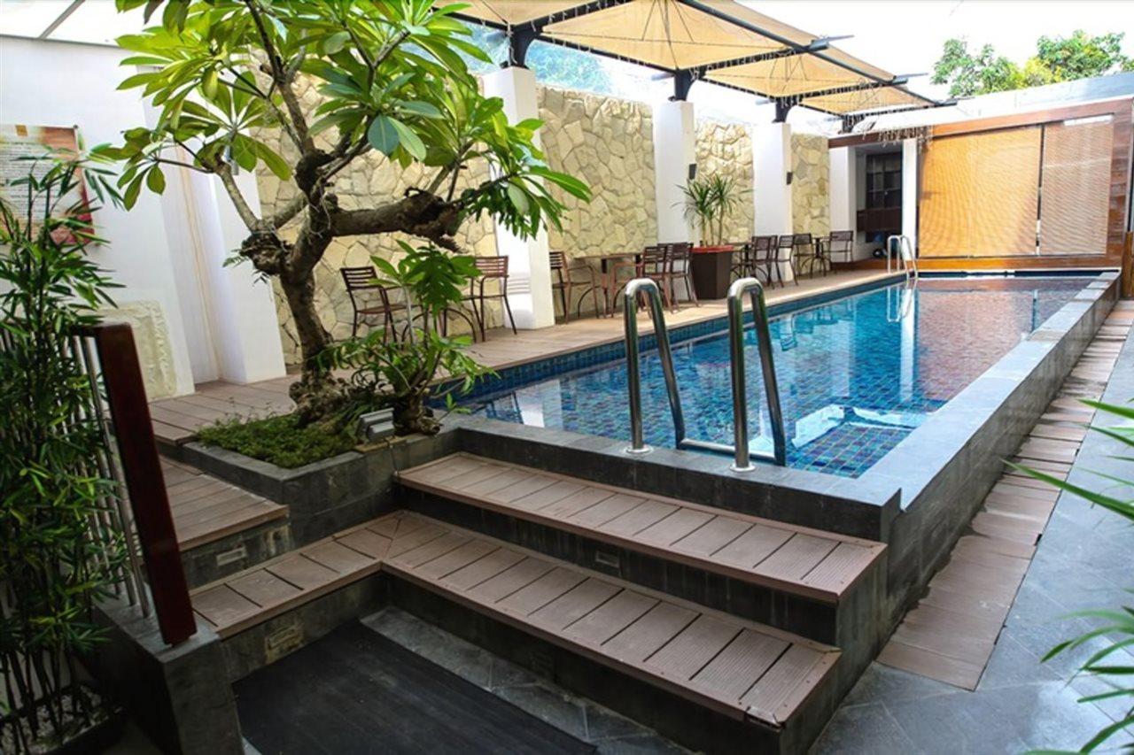 Favor Hotel Makassar City Center By Life Exterior foto