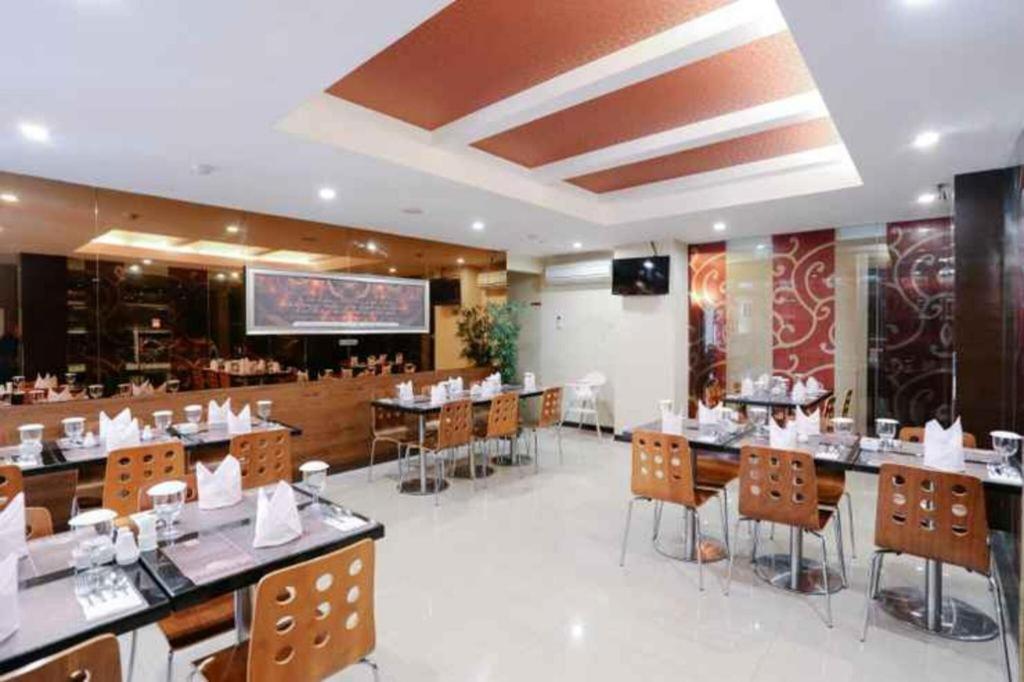 Favor Hotel Makassar City Center By Life Exterior foto
