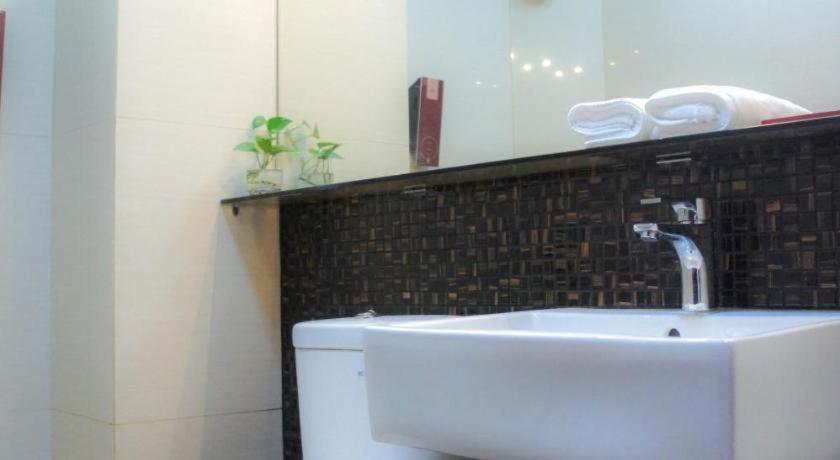 Favor Hotel Makassar City Center By Life Exterior foto