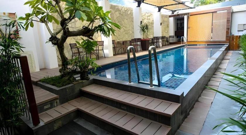 Favor Hotel Makassar City Center By Life Exterior foto