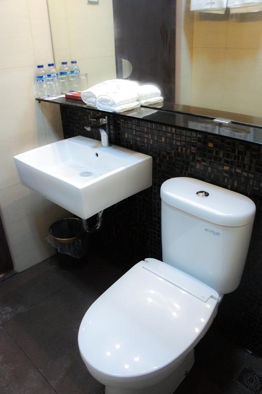 Favor Hotel Makassar City Center By Life Habitación foto
